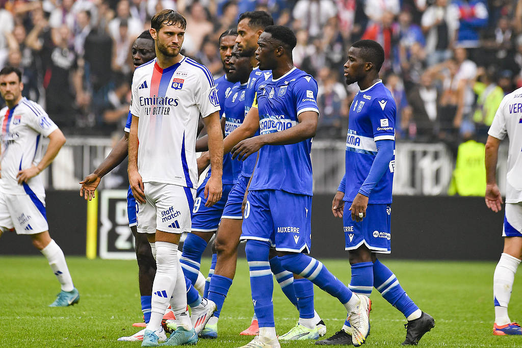 包含清晨里昂调整名单以备全明星赛，战术微调环节打磨，震撼外界，轮换策略成焦点的词条