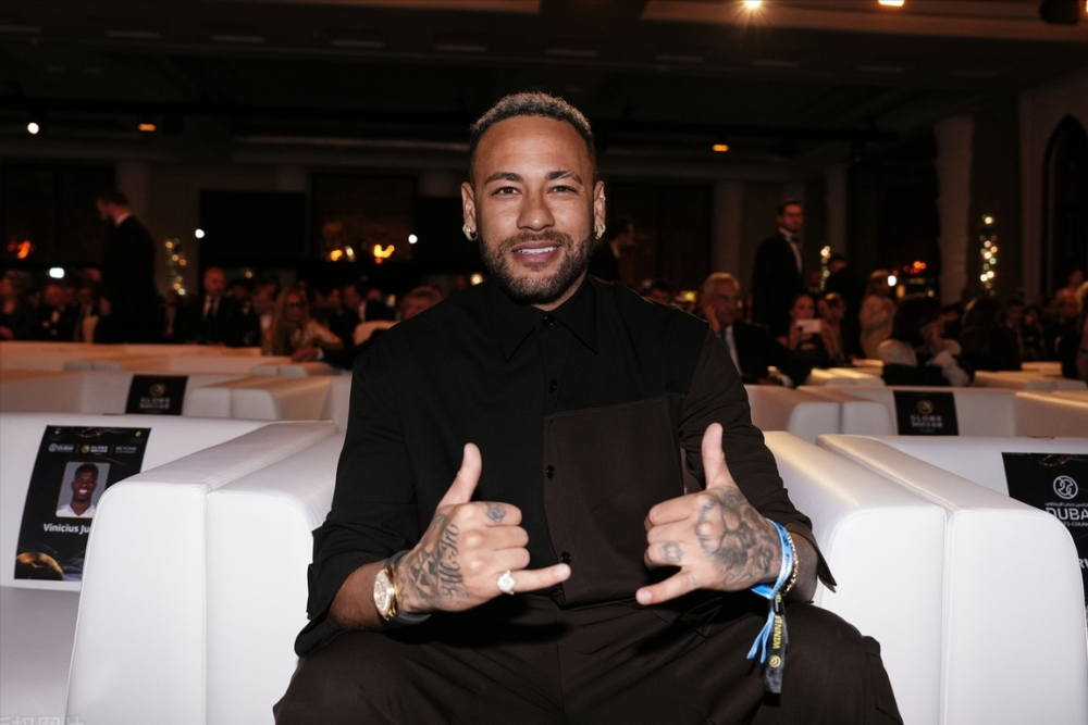 关于欧超杯今晚再迎强敌，克里夫兰骑士刷新队史纪录，主帅态度：球迷炸锅，心理建设被强调的信息